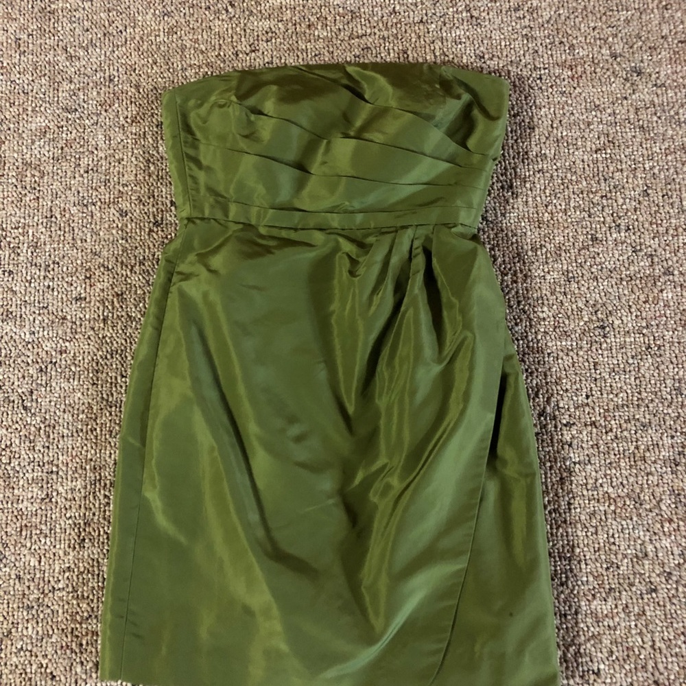 Green strapless dress